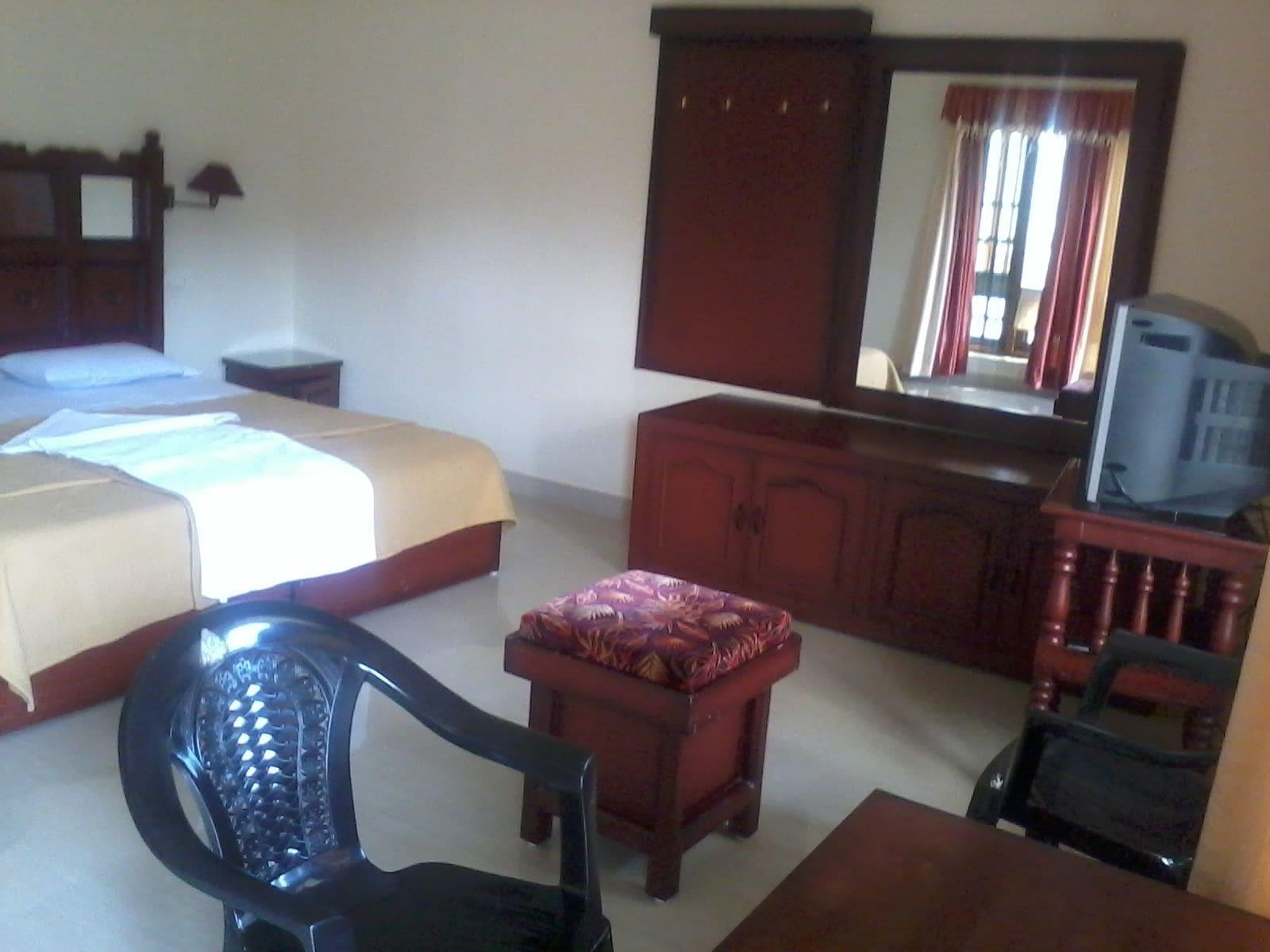 Jungle Palace Homestay Thekkady Ngoại thất bức ảnh