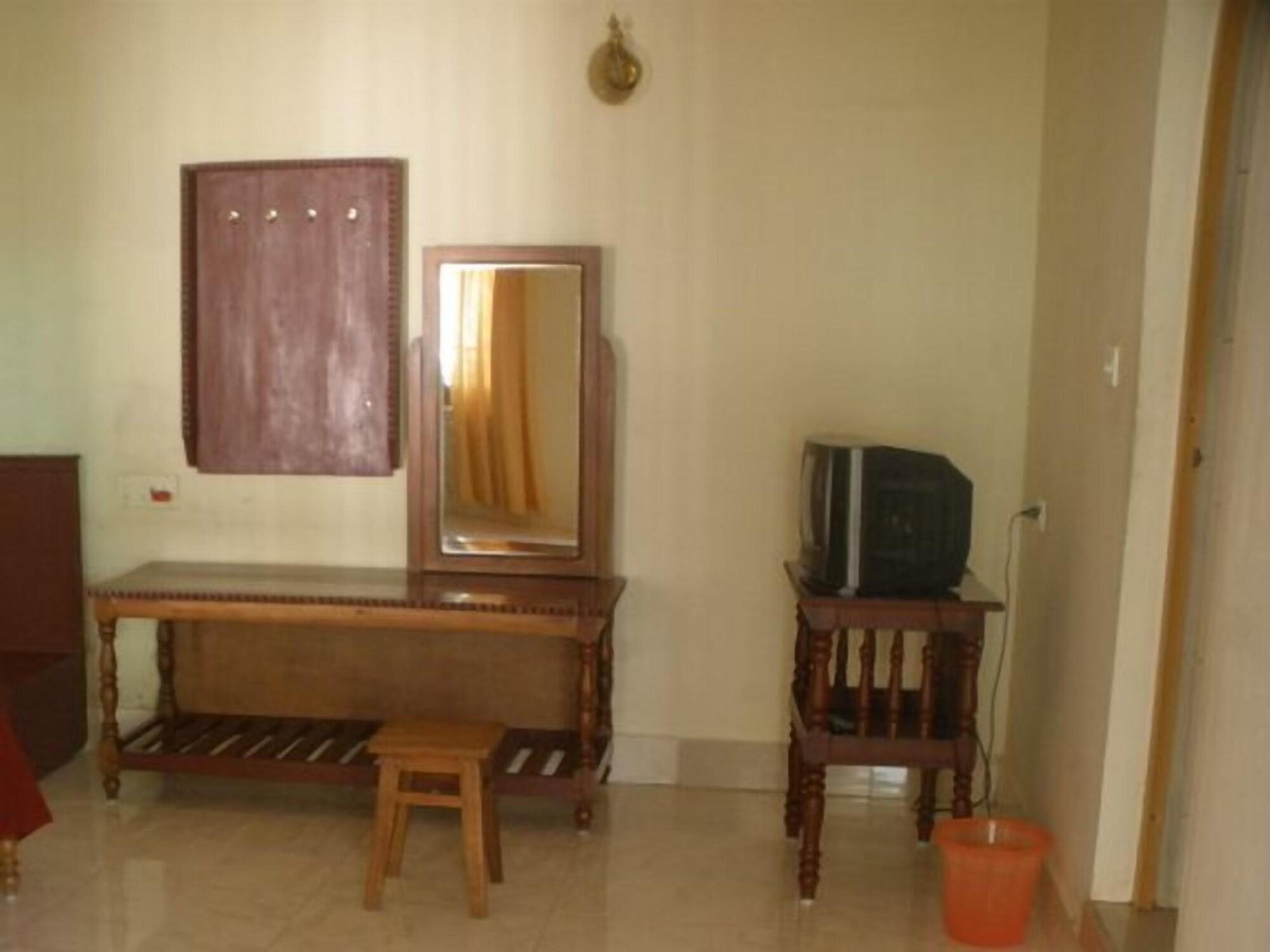 Jungle Palace Homestay Thekkady Ngoại thất bức ảnh