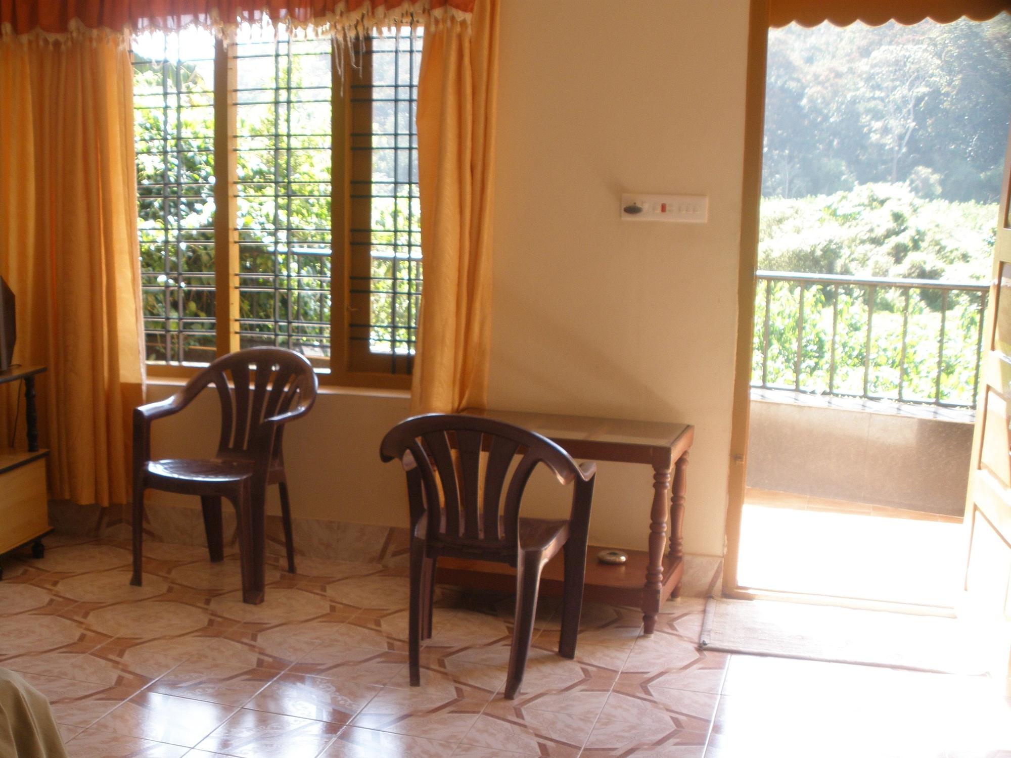 Jungle Palace Homestay Thekkady Ngoại thất bức ảnh