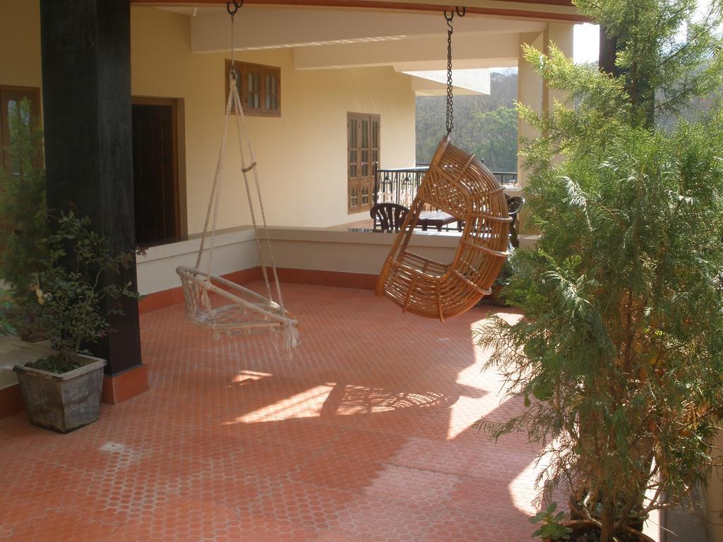 Jungle Palace Homestay Thekkady Ngoại thất bức ảnh