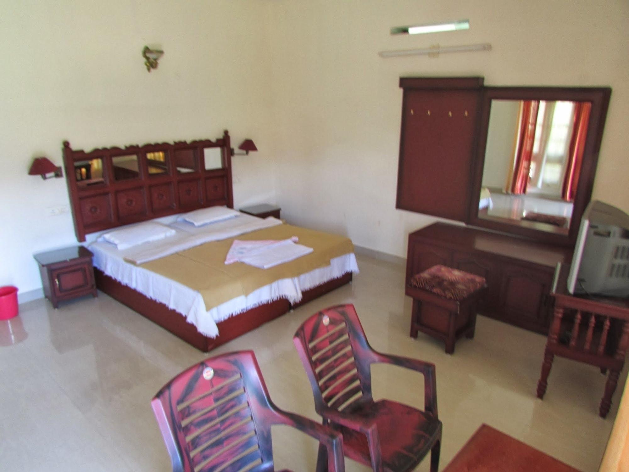Jungle Palace Homestay Thekkady Ngoại thất bức ảnh