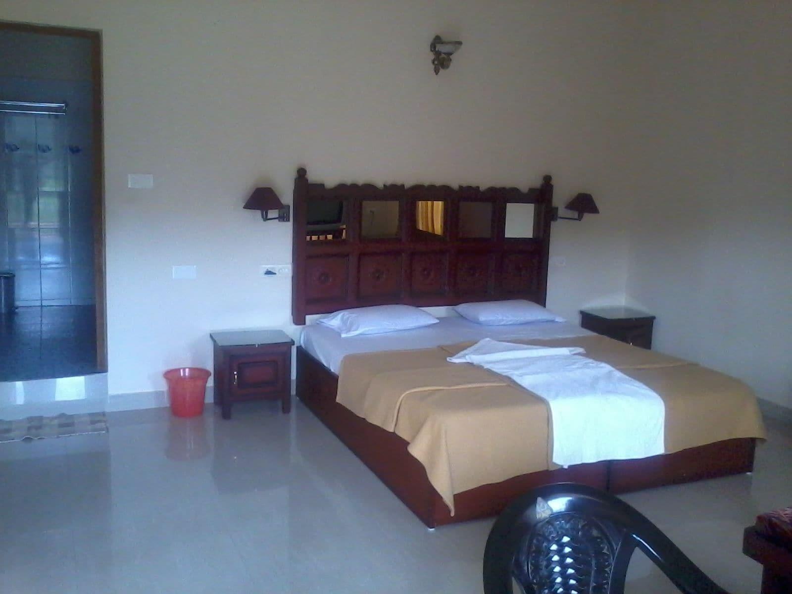 Jungle Palace Homestay Thekkady Ngoại thất bức ảnh