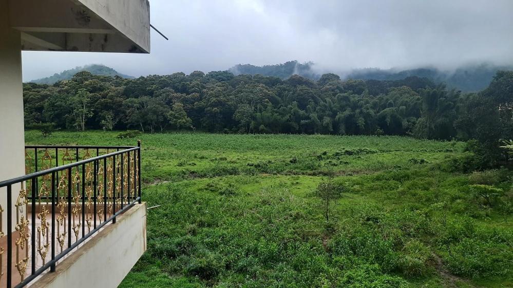 Jungle Palace Homestay Thekkady Ngoại thất bức ảnh