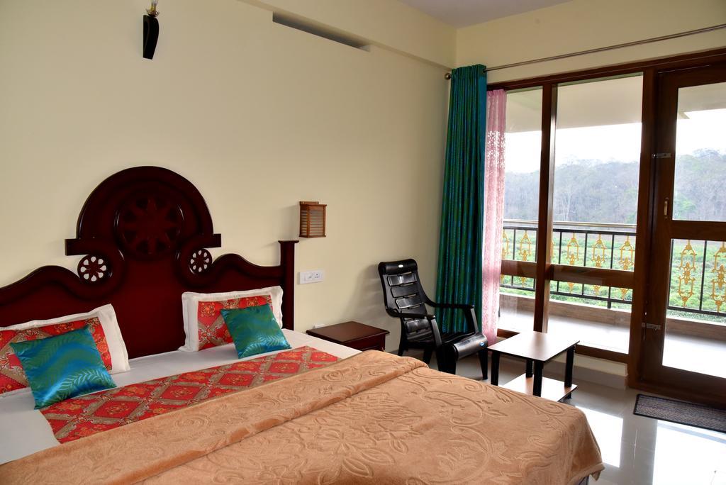 Jungle Palace Homestay Thekkady Ngoại thất bức ảnh
