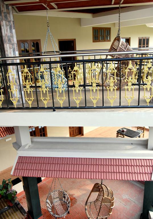 Jungle Palace Homestay Thekkady Ngoại thất bức ảnh