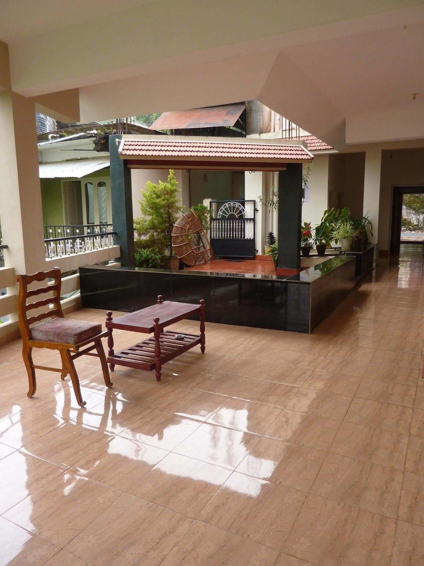 Jungle Palace Homestay Thekkady Ngoại thất bức ảnh